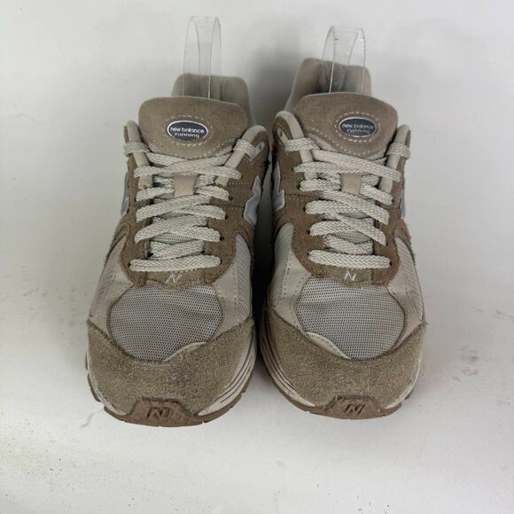 New Balance 2002R Sneakers Womens 8 Taupe Gray Lace-Up Low Top Running Shoes - Picture 4 of 10